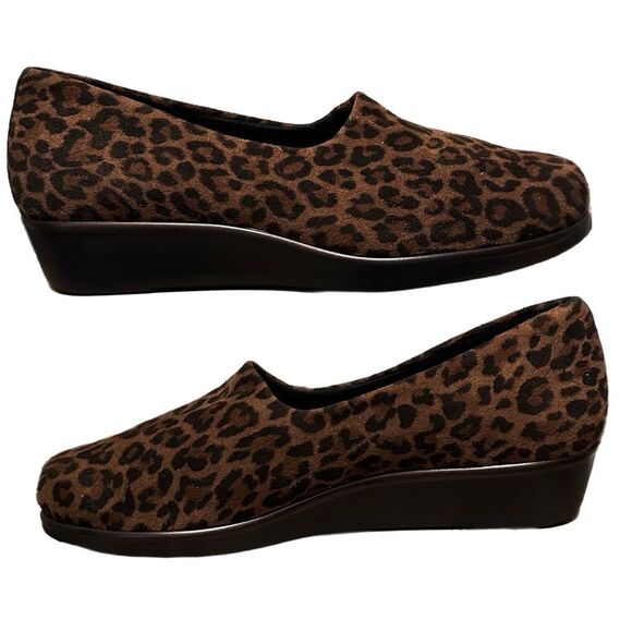 SAS Bliss Slip On Wedge Tan Leopard Size 10.5